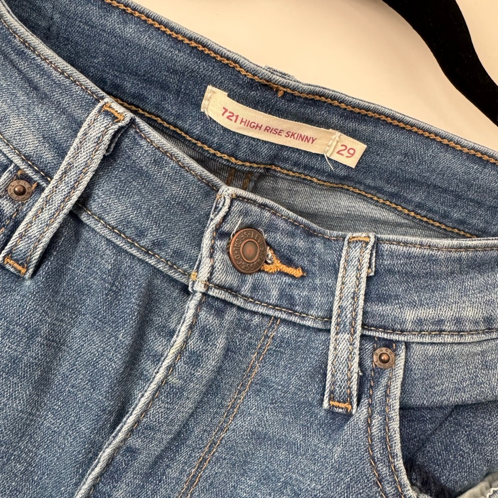 Levi's Women's Blue High Rise Skinny Jeans